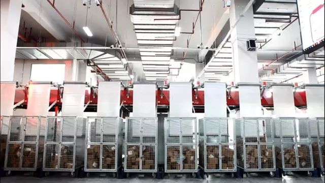 1、亞馬遜的智能機器人Kiva技術